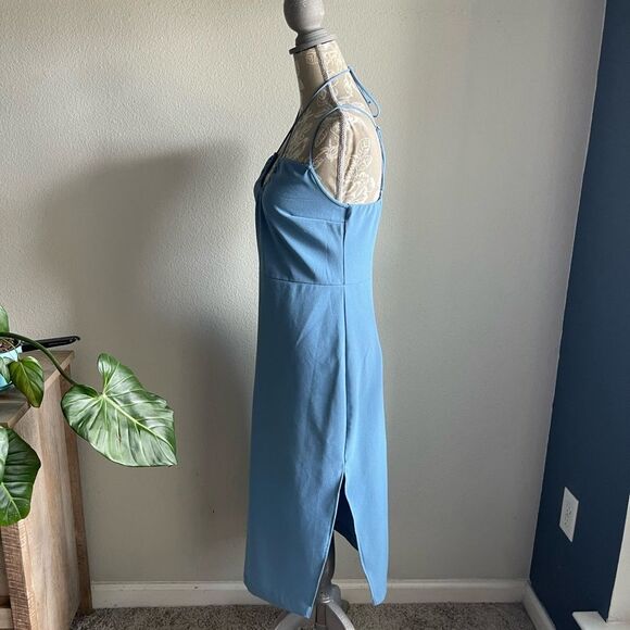 Abercrombie & Fitch Strappy Halter Keyhole Midi Dress in Blue - Picture 3 of 12